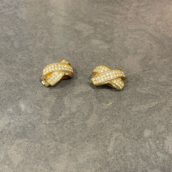 Christian Dior Oversized Gold Plated Clip on earrings - Picture 1 of 9
